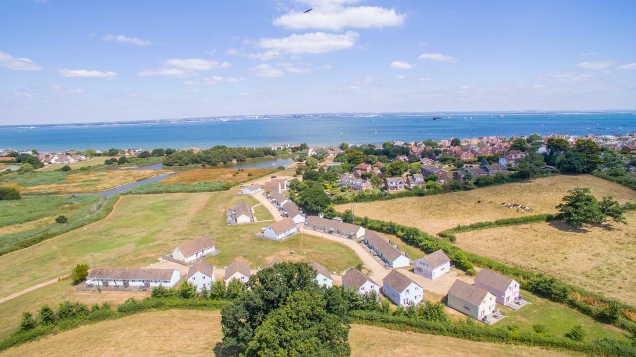 Seaview Holidays - Salterns Village Eksteriør bilde